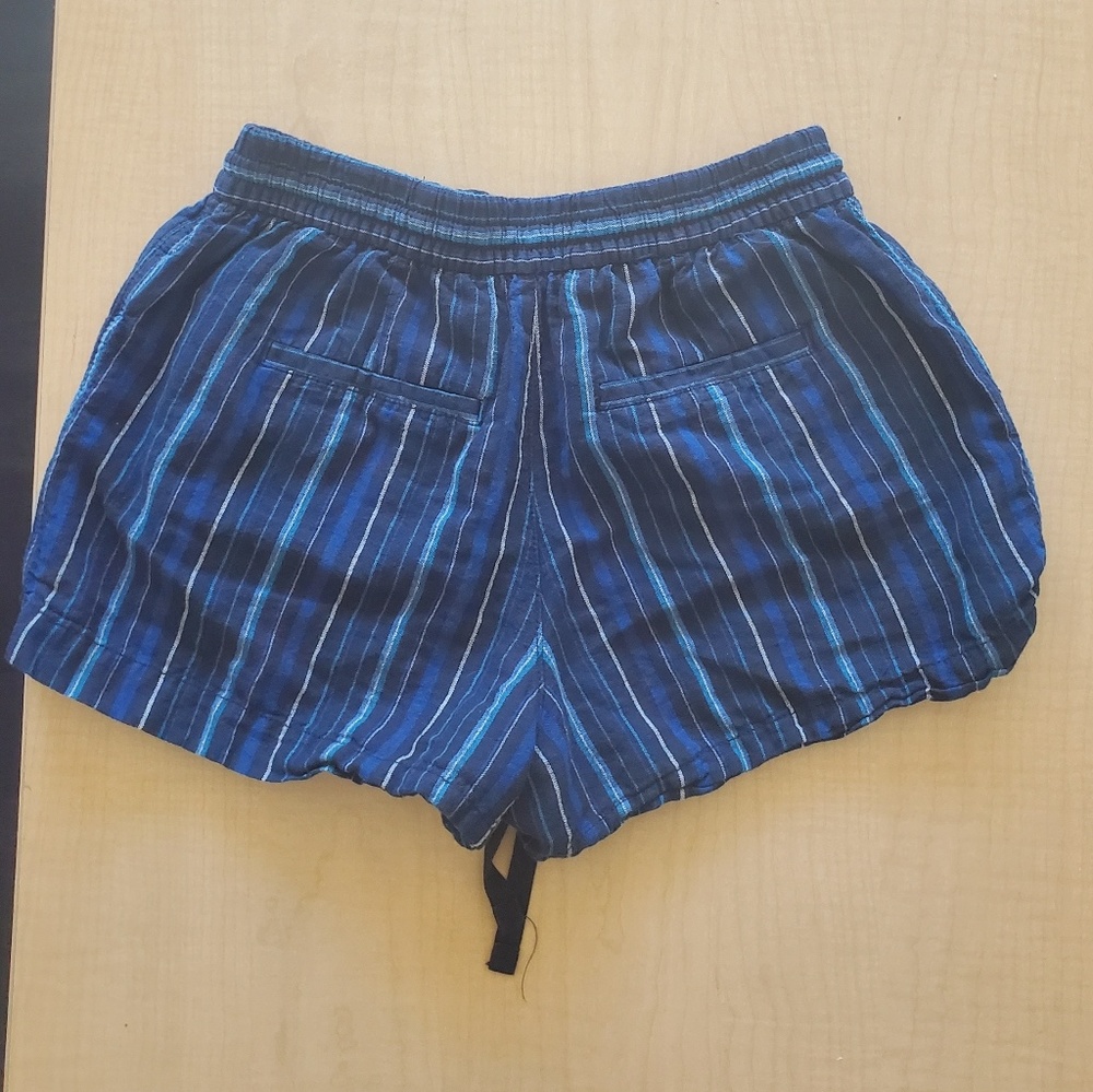 Linen Drawstring Shorts - Picture 3 of 3
